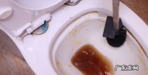 尿垢用什么清除最容易,马桶去除尿垢最好的东西