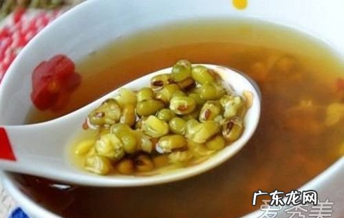绿豆水为什么有绿有红,绿豆汤为什么有的是红色有的是绿色