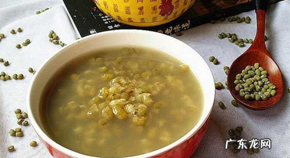 绿豆水为什么有绿有红,绿豆汤为什么有的是红色有的是绿色