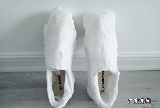 黄卫生纸可以包鞋,本色的卫生纸能包小白鞋