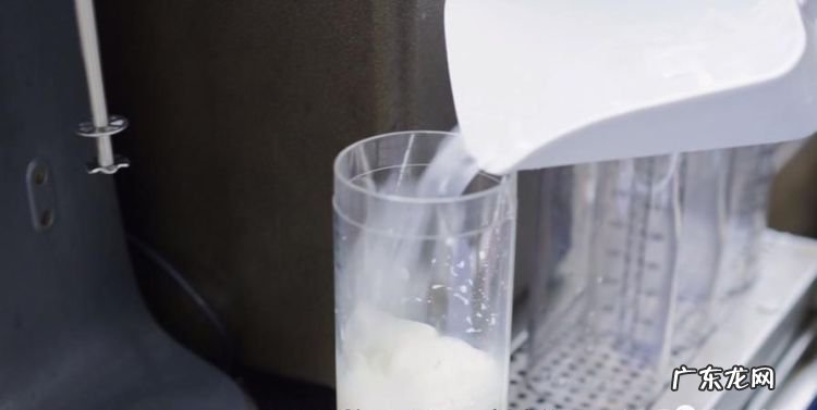 怎么才能消掉奶昔的泡沫,刚做香蕉奶昔咋全是沫