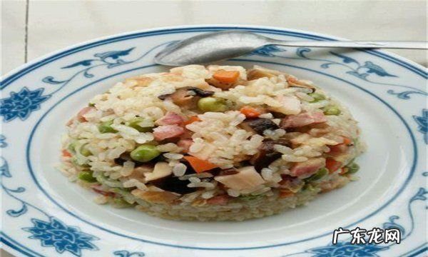 煮糯米饭要放多少水才不烂,用电饭锅煮糯米饭要放多少水