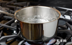 水重复加热还可以喝吗,水烧两次还能喝