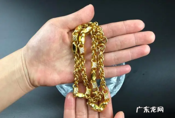 金子烧黑了怎么弄干净,金子烧黑了一擦就干净是纯金
