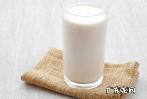 升牛奶开了怎么保存,开封的牛奶常温下能保存多久
