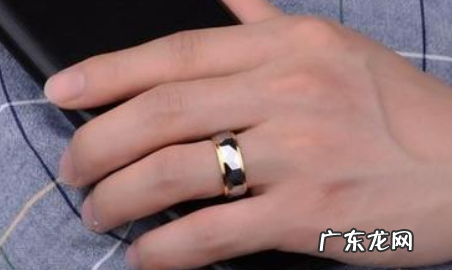 男士结婚戒指戴哪一个手指,男生结婚戒指戴哪只手