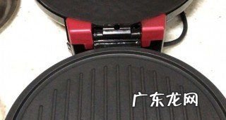 饼铛上的黑色油泥怎么去除,电饼铛上的油垢怎么才能去掉
