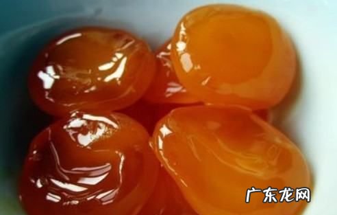 咸蛋黄怎么弄碎,怎样把生的咸蛋黄搞碎