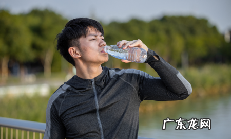 在运动过程中应该如何补充水分,运动时应如何补水
