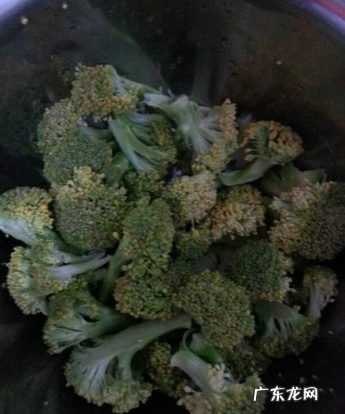 西兰花放了几天发黄了还能吃,西兰花变黄了还能吃了