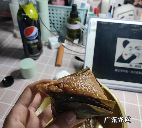 微波炉粽子可以带叶子加热,粽子带叶子能用微波炉加热