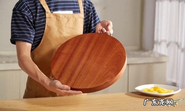 厨房菜板怎么生熟分类,切菜板买回来怎么处理才能用