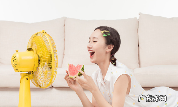 风扇怎么变凉快小窍门,风扇怎么吹最凉快