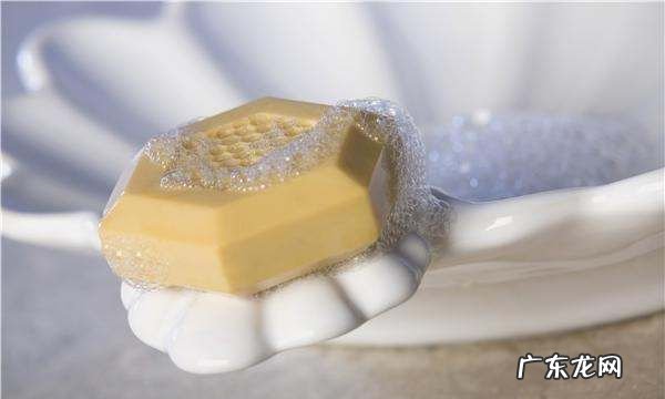 已经干了的油渍怎么洗,衣服已经干了的油渍怎么去除