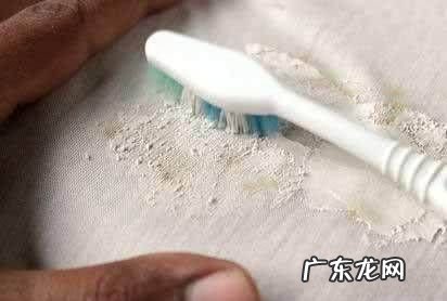 已经干了的油渍怎么洗,衣服已经干了的油渍怎么去除