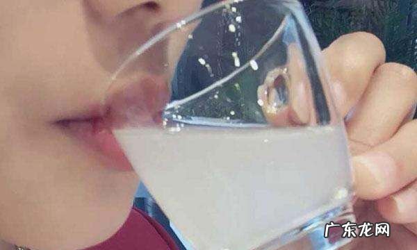每天喝多少水合适,人每天喝多少水合适