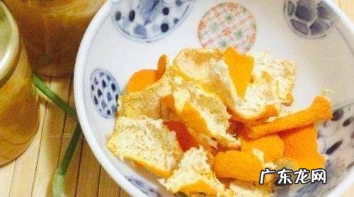 衣服死白如何变乳白,怎样使白色的衣服变白