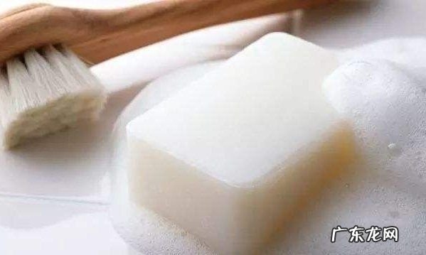 镜子如何擦干净不留痕迹,如何清洁镜子 如何将镜子擦干净