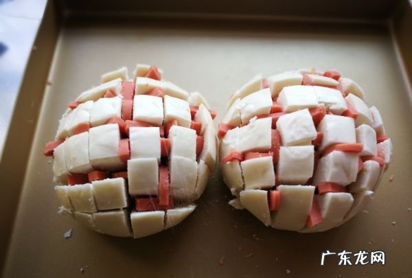俄罗斯烤馒头做法,俄罗斯烤馒头制作过程