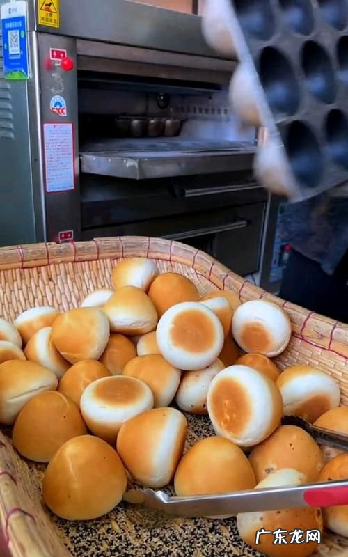 俄罗斯烤馒头做法,俄罗斯烤馒头制作过程