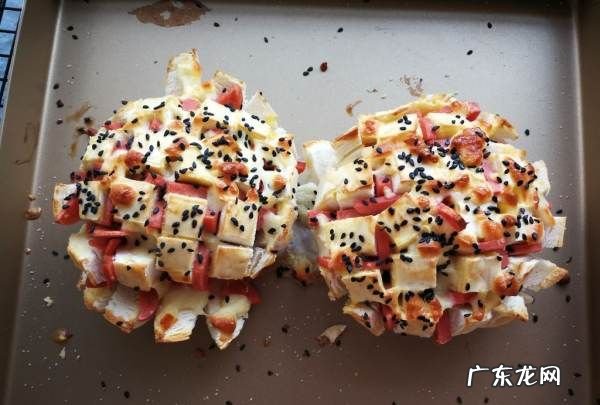 俄罗斯烤馒头做法,俄罗斯烤馒头制作过程