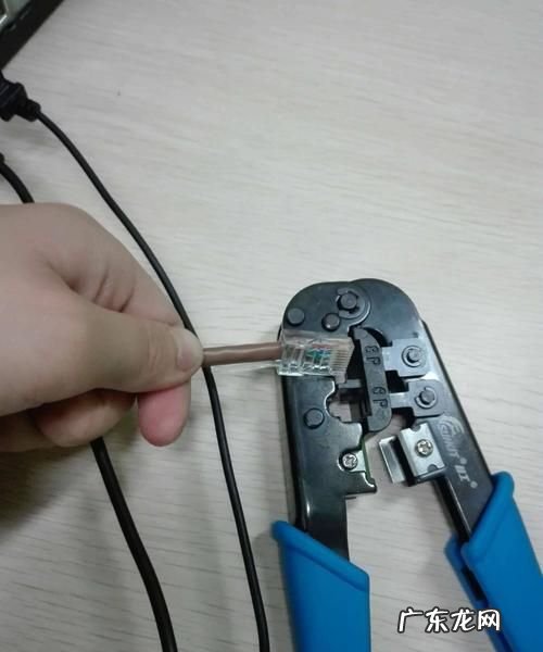 网线钳子怎么用图解,怎样使用网线钳