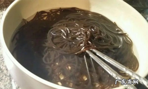 干的蕨根粉要泡多久,蕨根粉怎么泡得又快又好吃