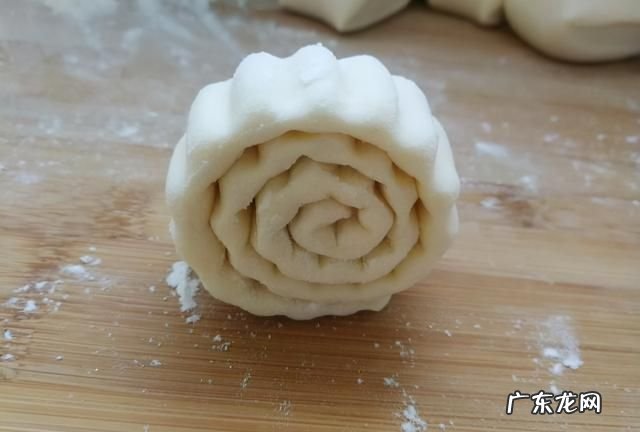 花卷冷水下锅蒸多长时间,冰冻的花卷蒸多久