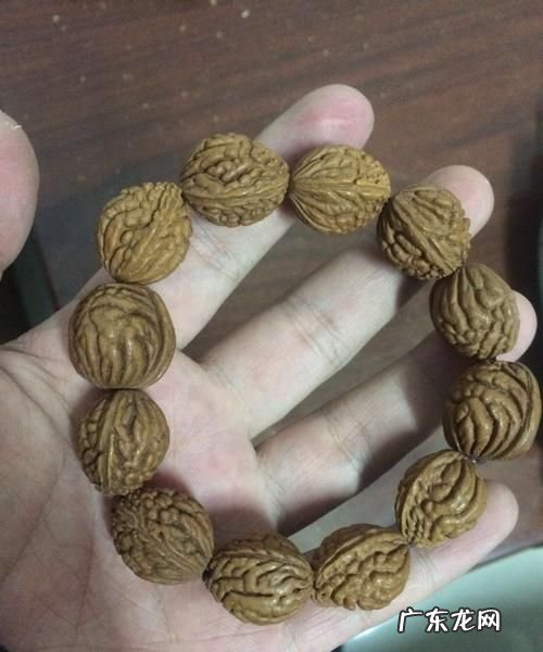 桃核发霉的桃子还能吃,桃子核发霉外面是好的还能吃