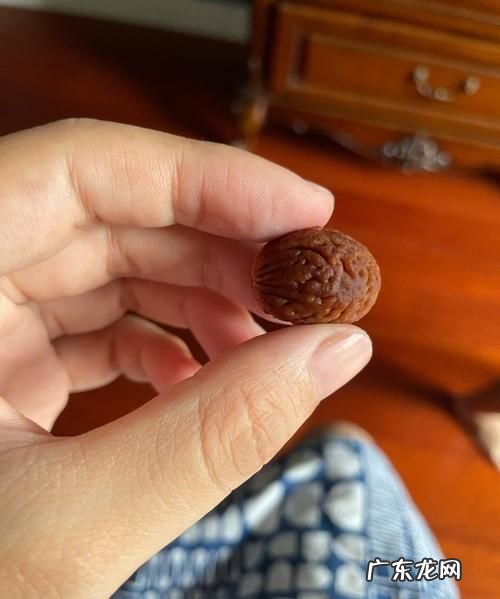 桃核发霉的桃子还能吃,桃子核发霉外面是好的还能吃