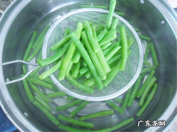 豆角怎么做不变色还绿,长豆角怎么炒好吃