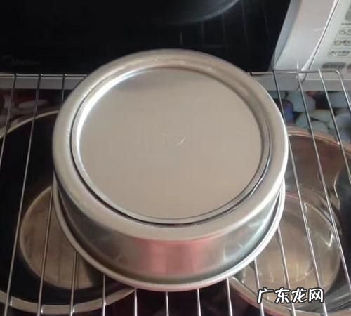烤箱下面要垫东西,烤箱底下垫什么纸