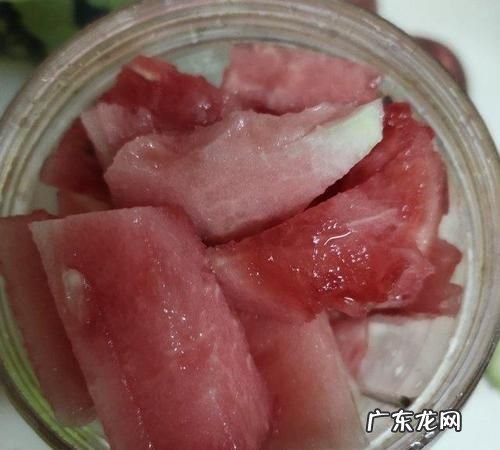 西瓜汁放冰箱第二天可以喝,隔夜的西瓜汁放冰箱能吃