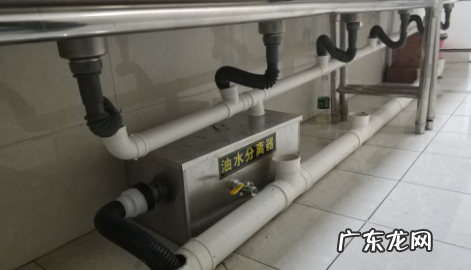 下水道冒烟是什么原因,厨房的下水道堵了怎么疏通