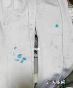 校服上的黑笔迹时间久了怎么洗,怎么洗掉校服上的黑色中性笔字迹