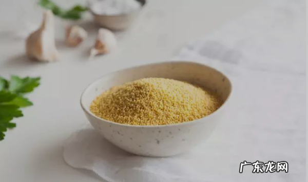 小米粥放糖还是放盐,小米和山药煲粥是放盐还是放糖好吃
