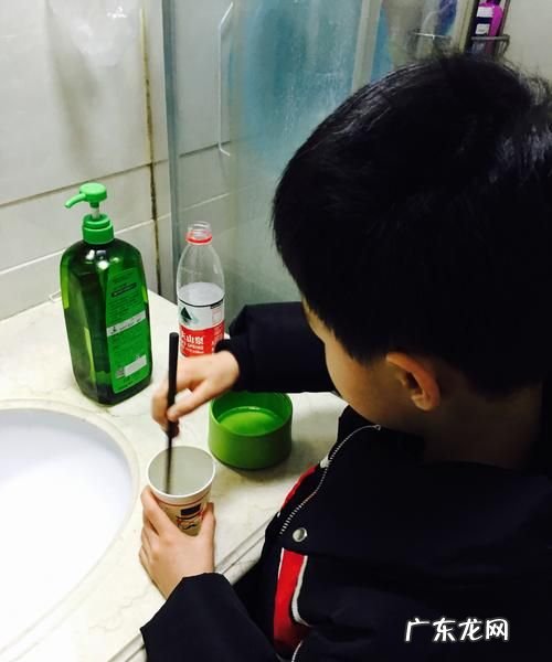 洗洁精加水吹泡泡原理,为什么用冼洁精加水就能吹泡泡