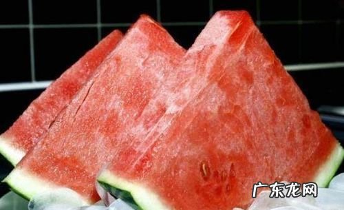 西瓜放冰箱4天还能吃,西瓜放冰箱十几天