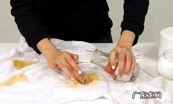 衣服上的油渍时间长了怎么洗掉,怎样去掉衣服上的老油渍小妙招