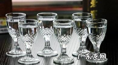 小酒杯一般多少毫升,小酒杯喝白酒的那种容量是多少