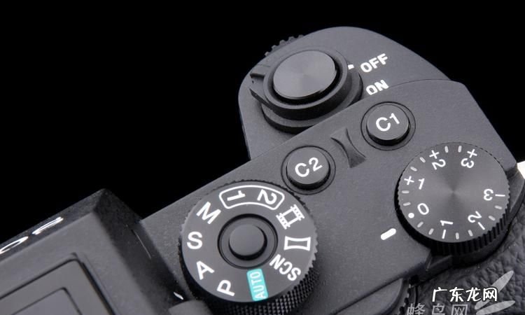 sony微单怎么充电,怎样给索尼微单a500l相机充电
