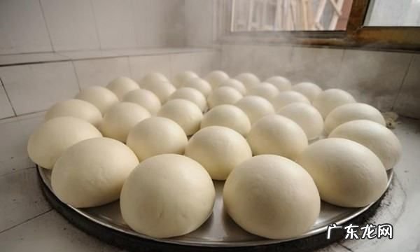 蒸好馒头一直焖在锅里会怎样,蒸好的馒头焖五分钟后一定要揭盖