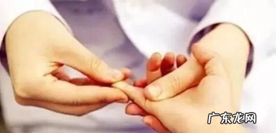捏手指有什么好处,按摩手指的功效与作用 按摩手指有什么功效