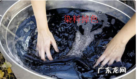 牛仔裤上黄污渍哪来的,浅色牛仔裤上黄污渍哪来的