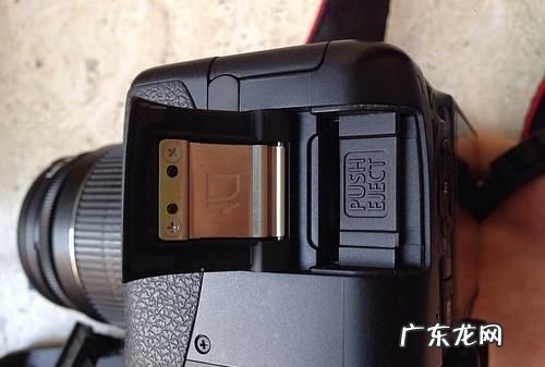 佳能550d怎么换镜头,佳能550d可以换镜头