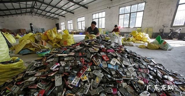 废弃手机属于哪一类垃圾,废旧手机mp 3照相机属于什么垃圾
