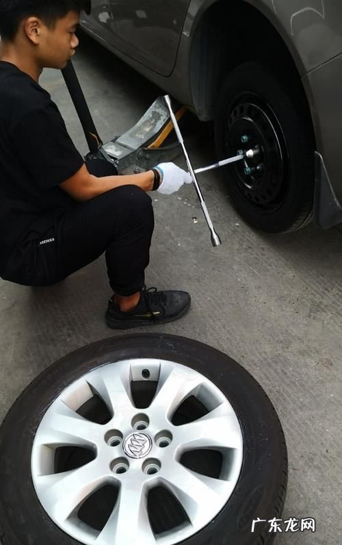 服务区有补胎的地方,服务区有补胎的地方