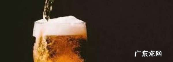 黄啤和白啤的区别是什么,白啤酒黄啤酒黑啤酒区别有哪些