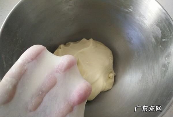 烤箱发酵必须放水吗,烤面包的时候是要加水的