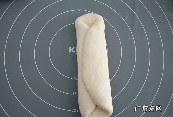 烤箱发酵必须放水吗,烤面包的时候是要加水的